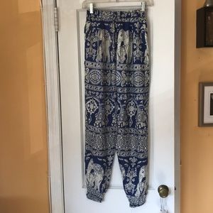 Elastic waist and foot pants